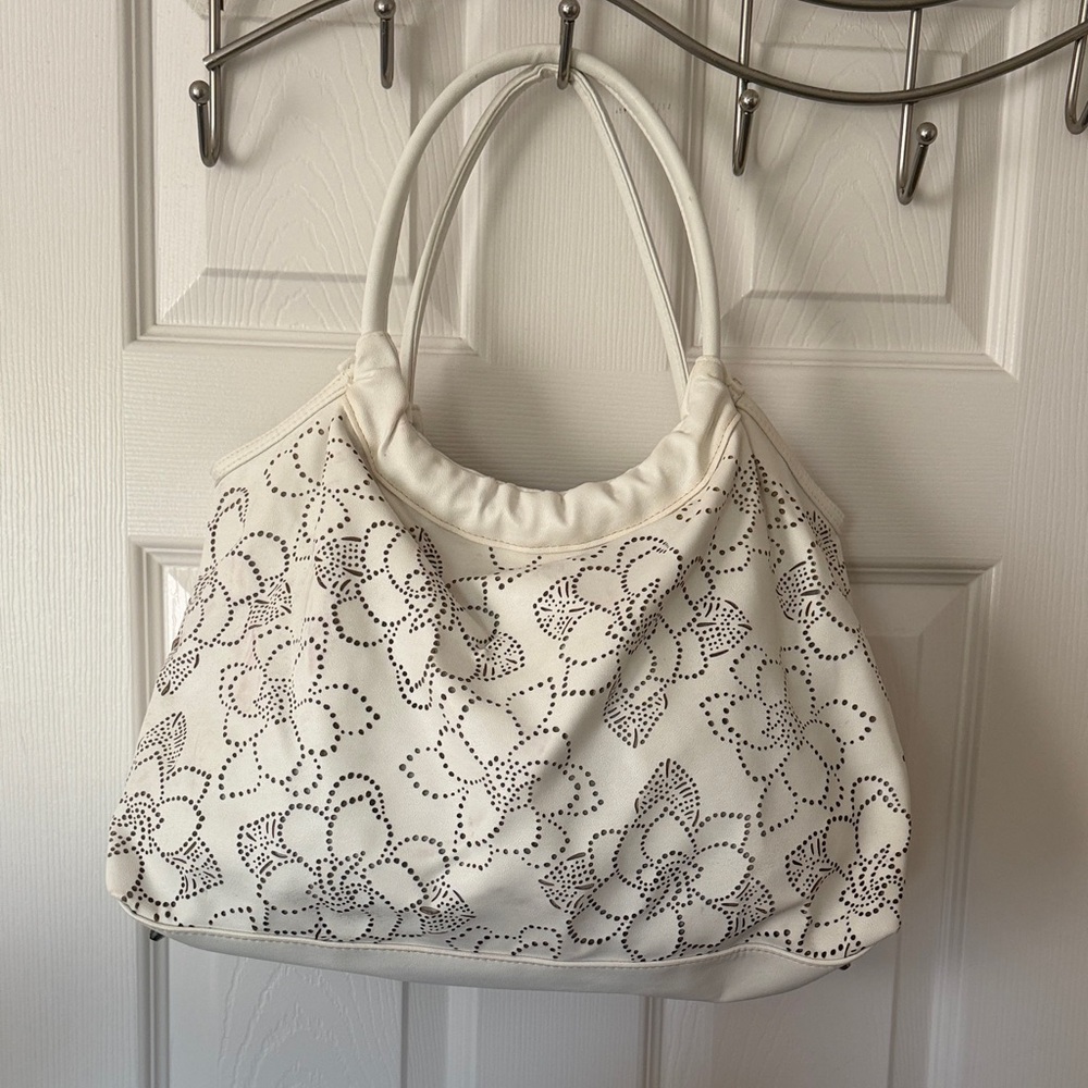Vintage Elizabeth Taylor White Floral Shoulder Bag Lazer cut flowers